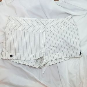 Stripped guess shorts